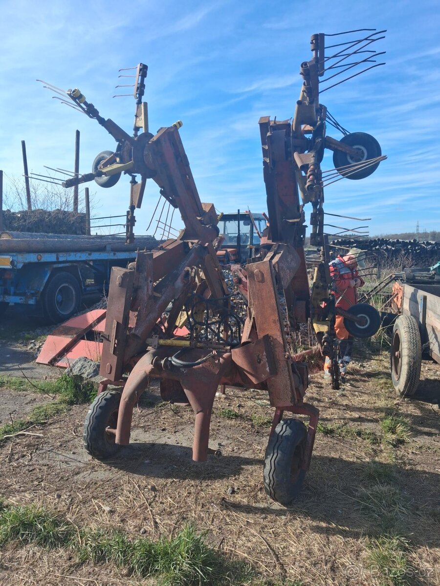 Obraceč sena nesený - 2