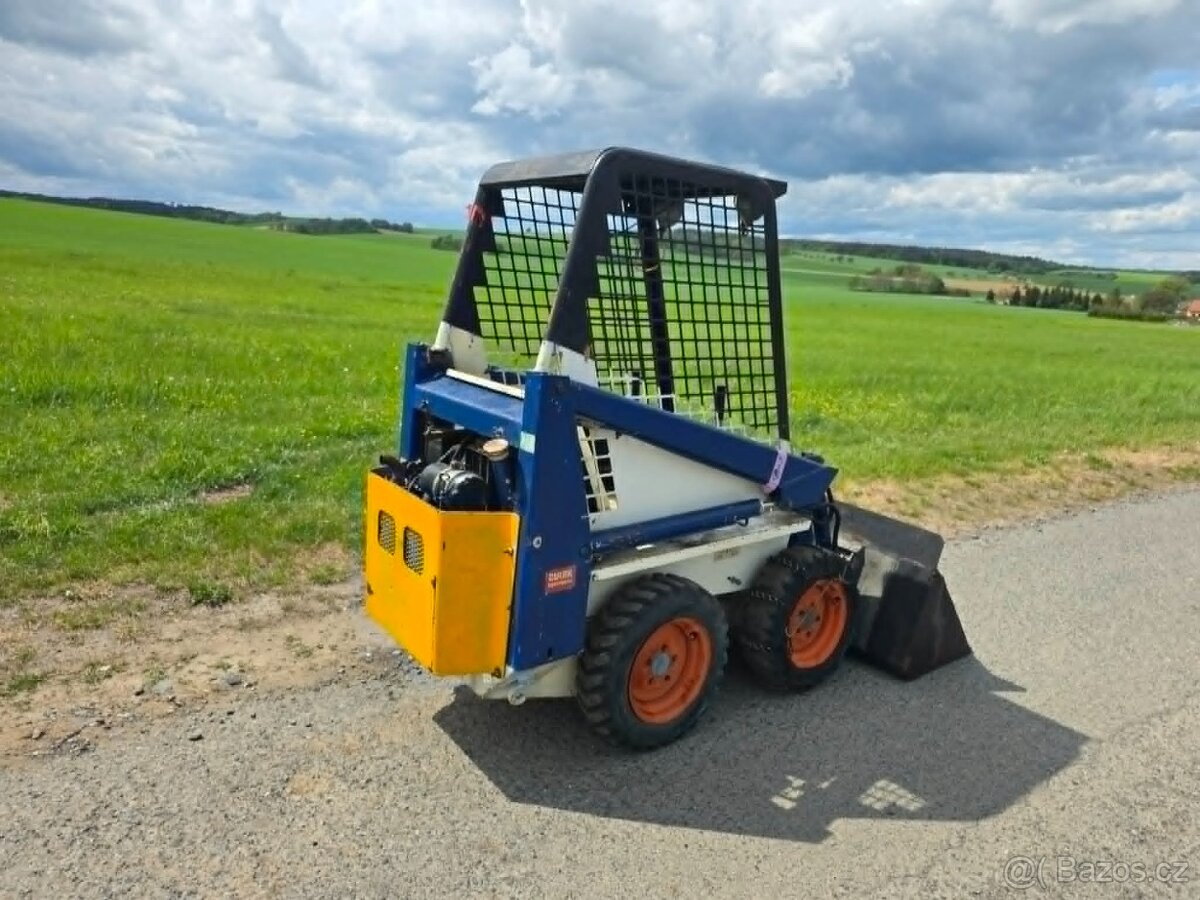 JAPONSKÝ SMYKOVÝ NAKLADAČ BOBCAT 315 - 2