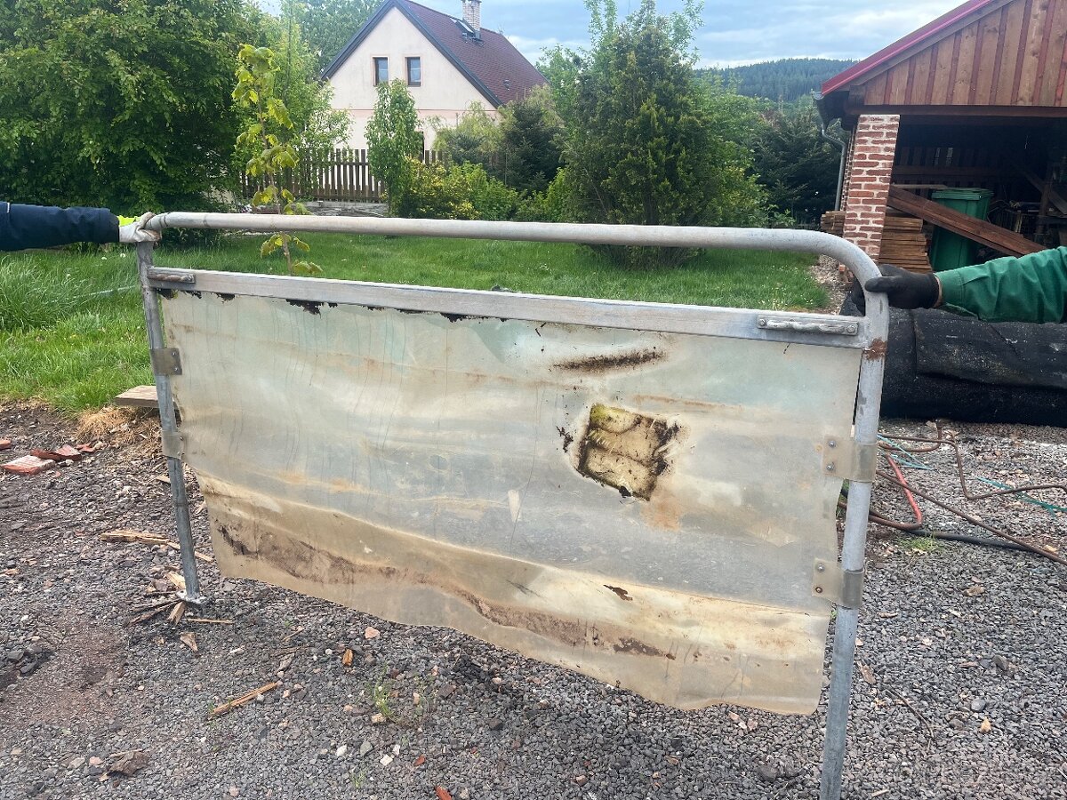 Mezi stěna do privesu - 2