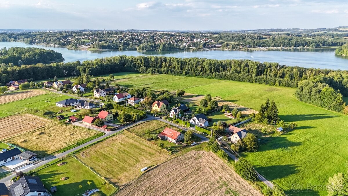 Prodej rodinného domu k rekonstrukci Lučina - 2