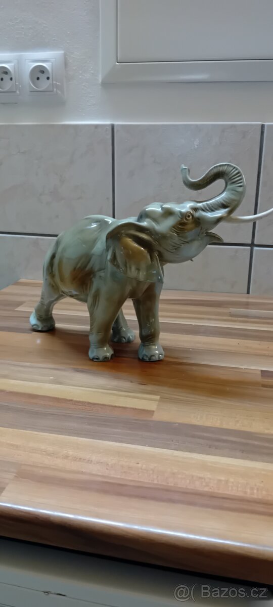 Porcelánový slon - 2