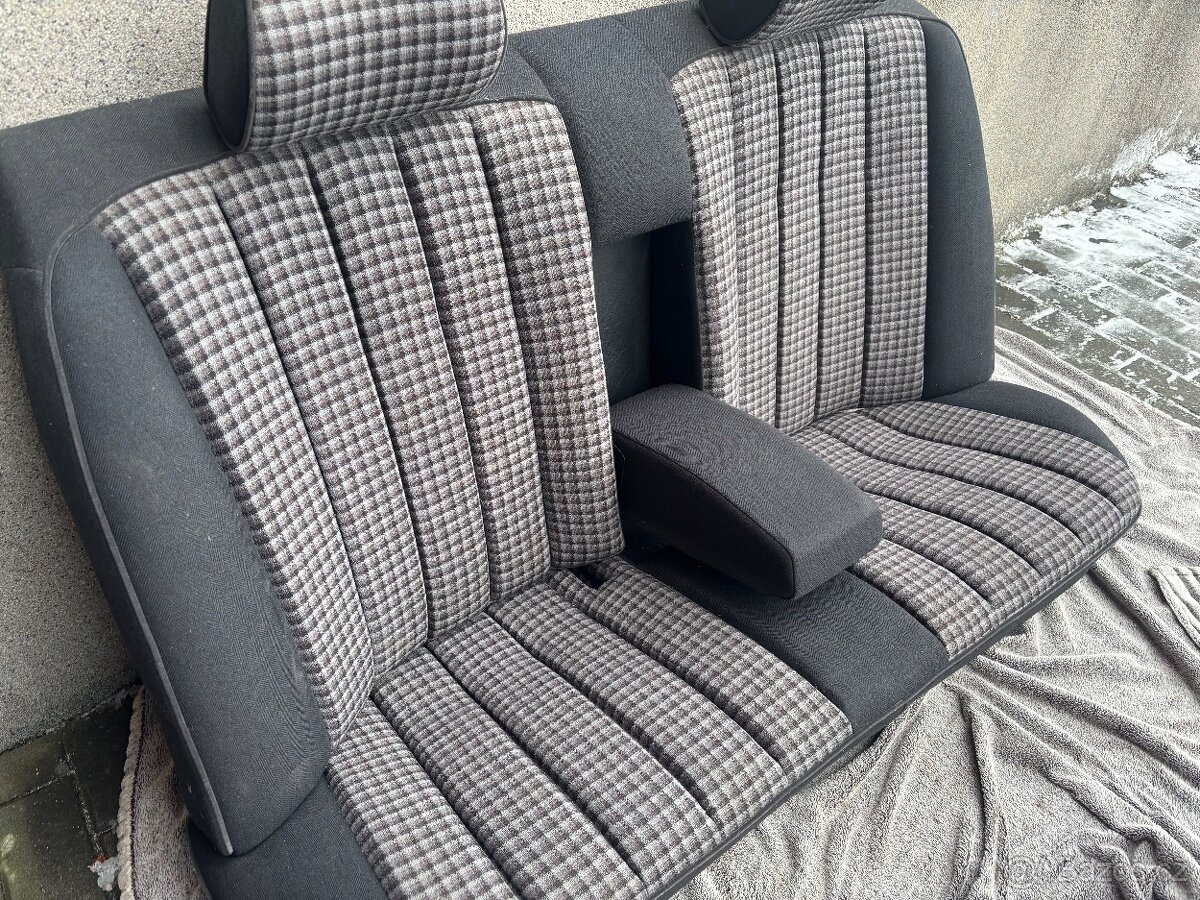 Mercedes 190 w201 Sportline interiér - 2