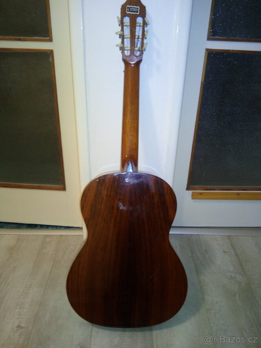 Koncertní kytara Aria - 2