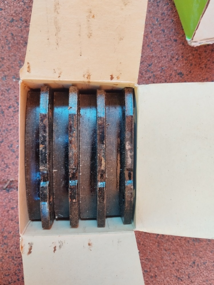 Prodám originální brzdové destičky na VAZ/ LADA - 2