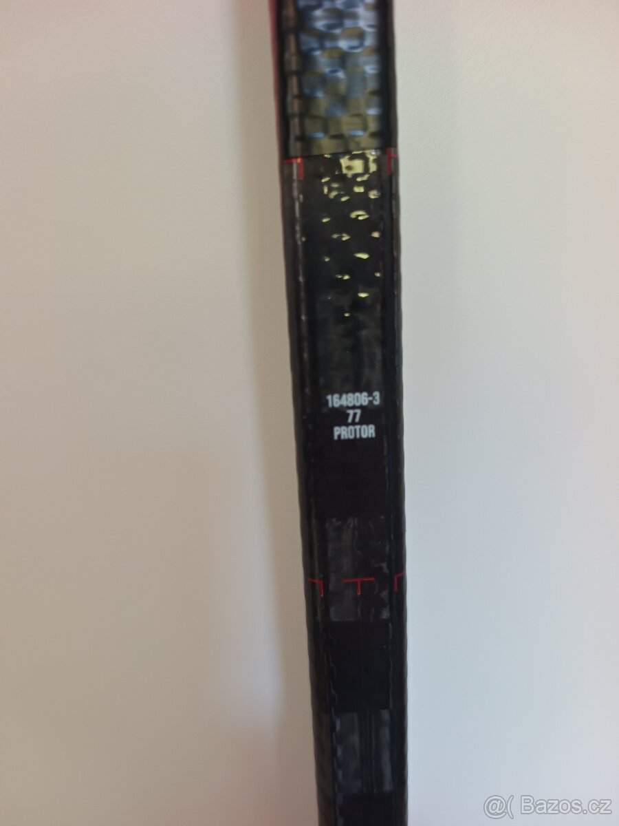 Opravená hokejka Bauer protor(design Twitch)pravá, 77flex - 2