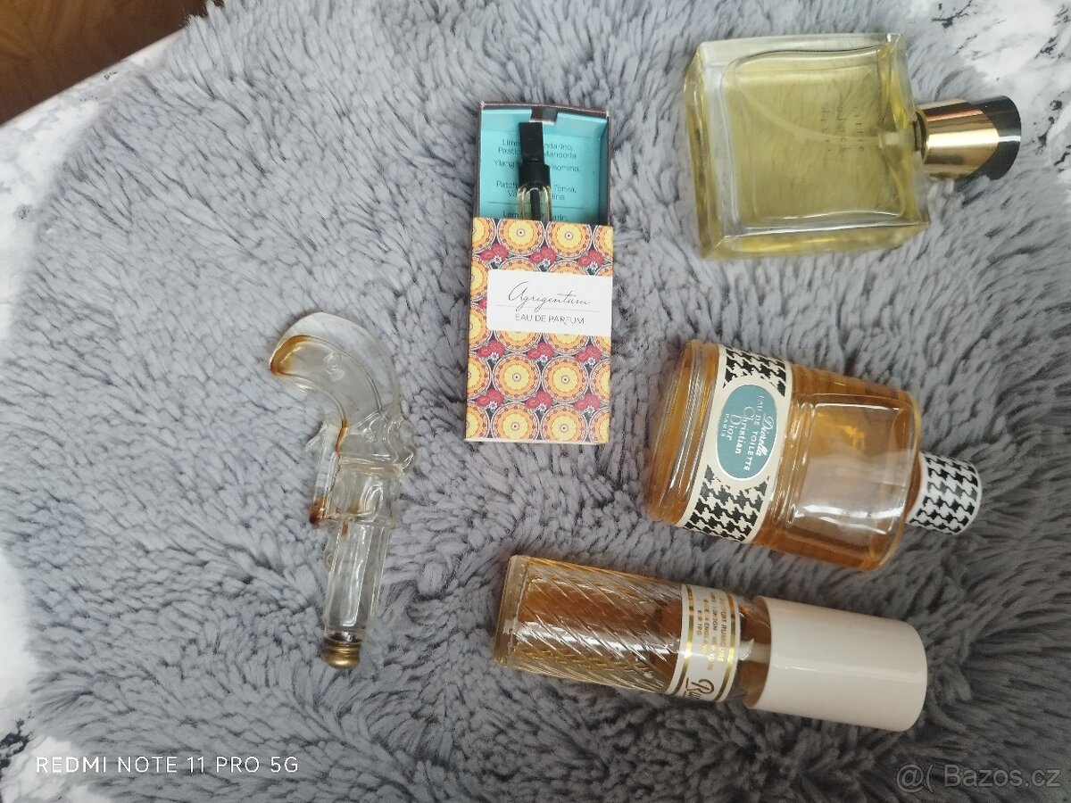 Prodám parfém - 2