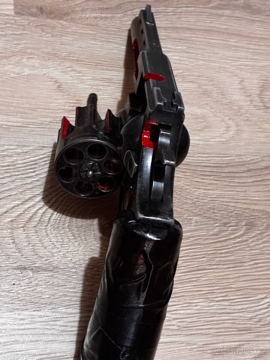 revolver v řezu - 2