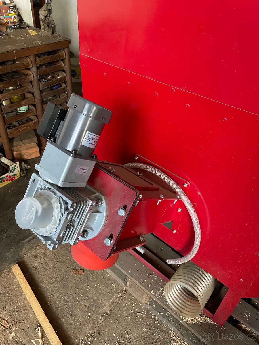 Násypka ke kotli - 2