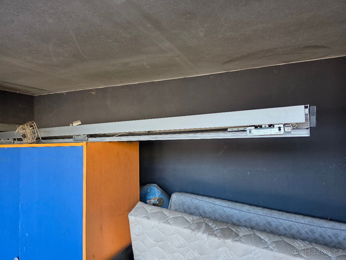 Samozavírací dveře - 2