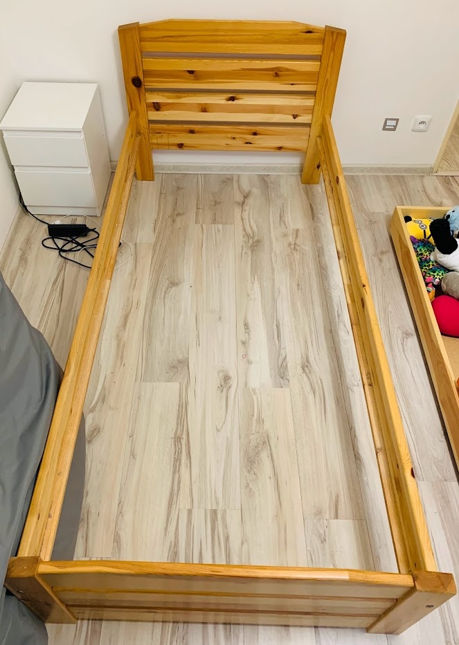 Postel 200x90cm, matrace - 2