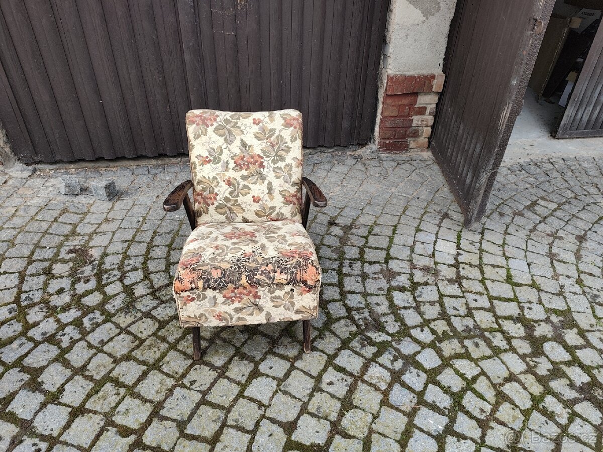 staré křeslo - 2