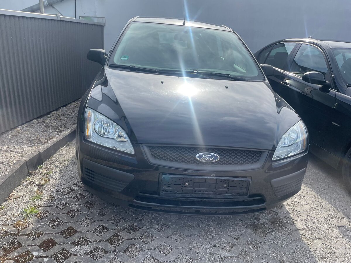 Ford Focus hatchback - 2