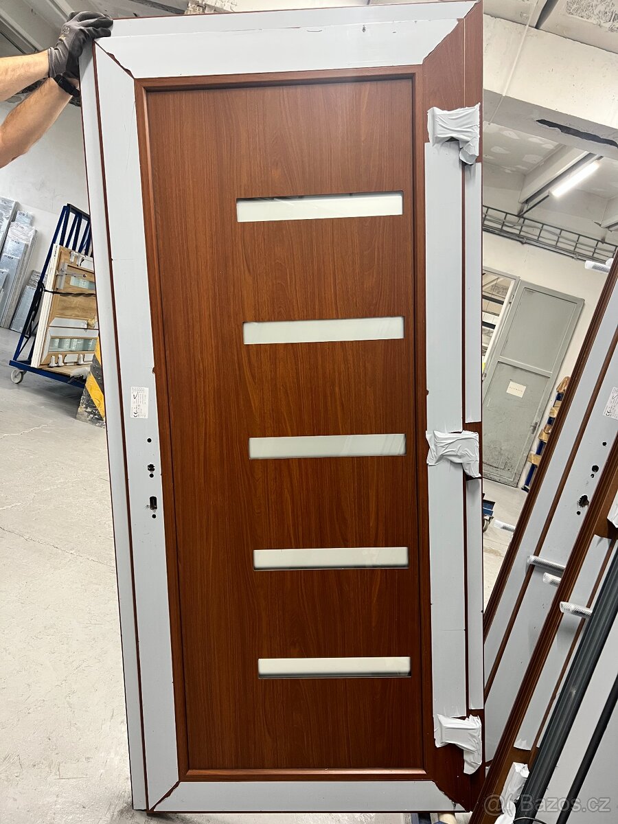 Plastové vstupní dveře - 2