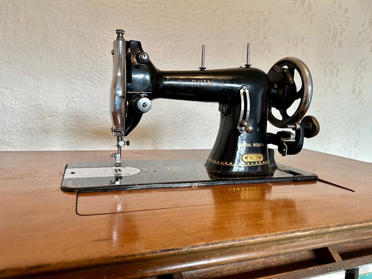 Šicí stroj - 2