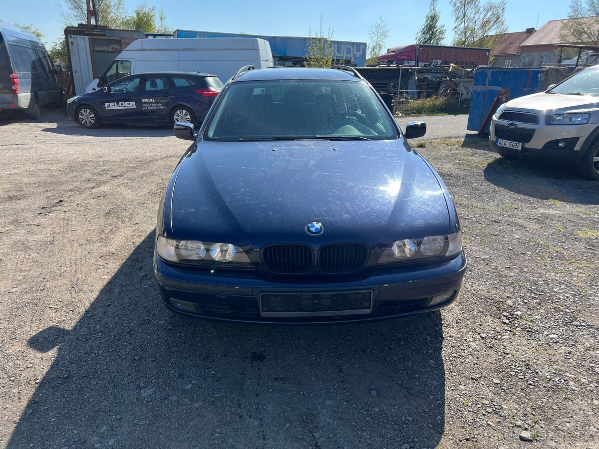 BMW E39 523iA - 2
