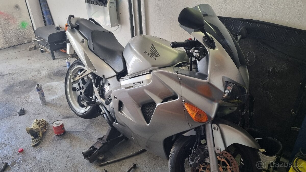 Honda VFR 800fi - 2