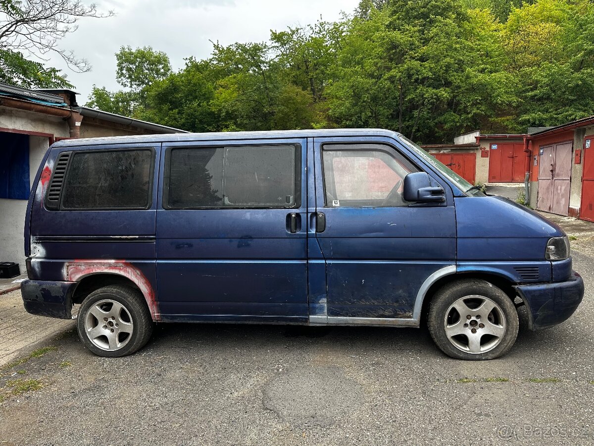 T4 2.5TDi 75kw caravelle ( interiér Multivan - 2