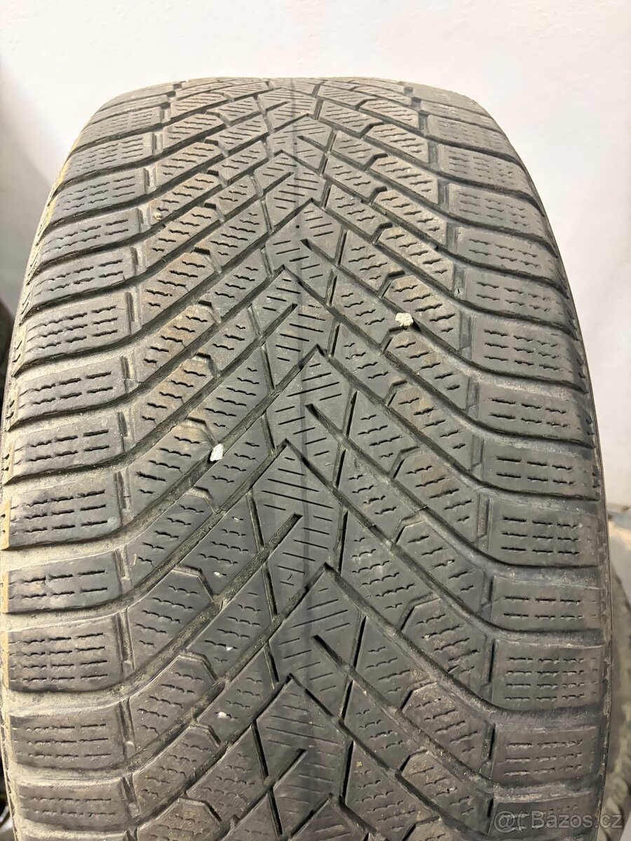 Zimní pneu Pirelli 275/45 R20 - 2