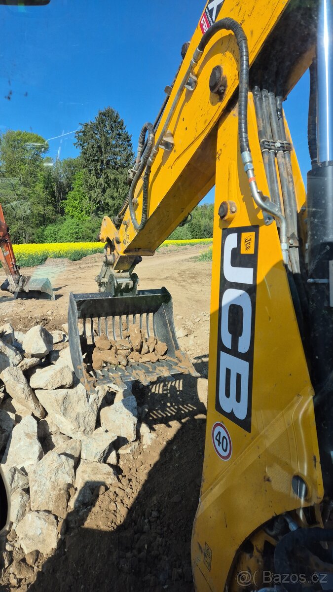 Traktorbagr JCB 4CX - 2