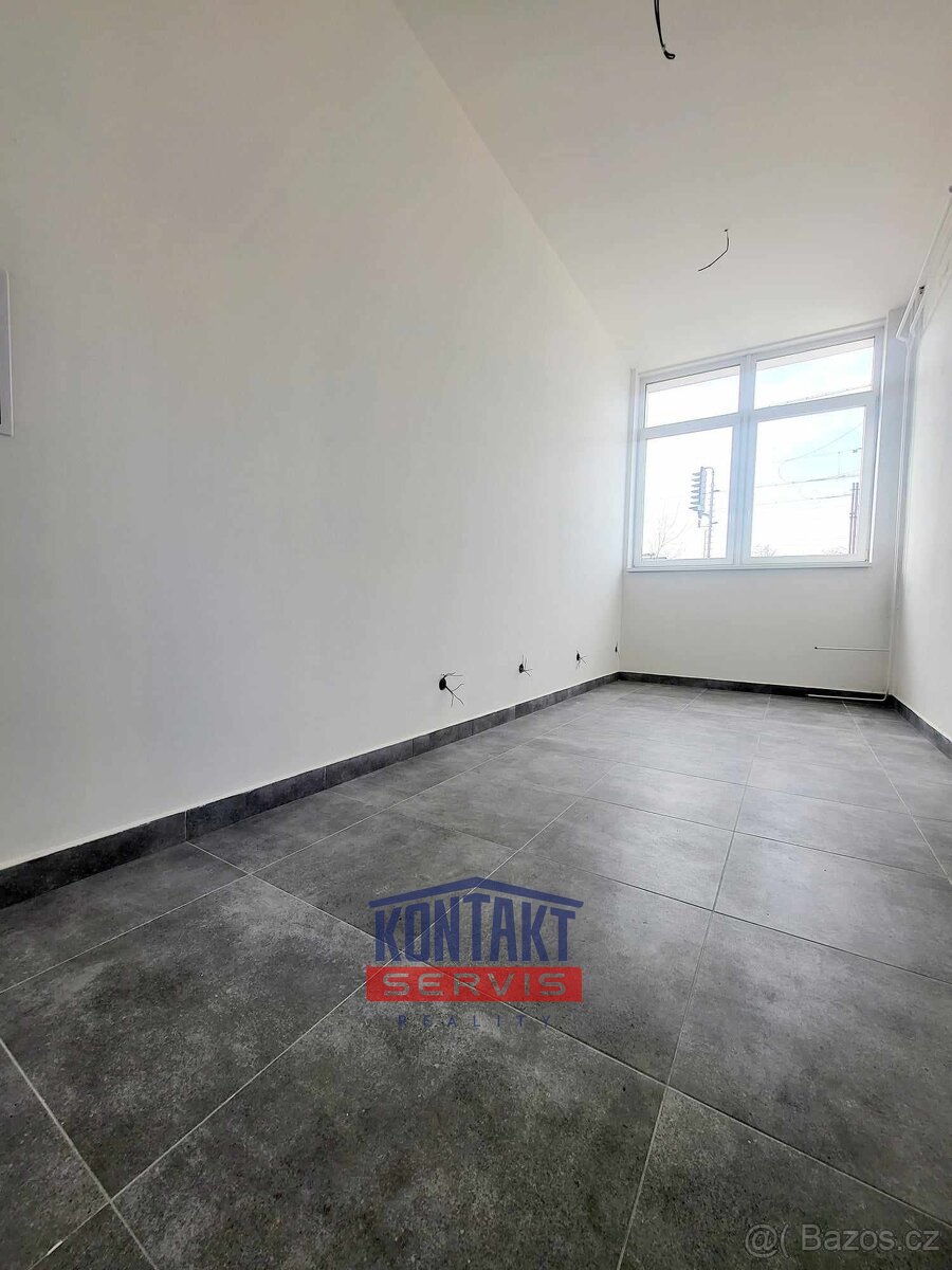 Pronájem skladovacích / kancelářských prostor, 32 m² - U Sm - 2