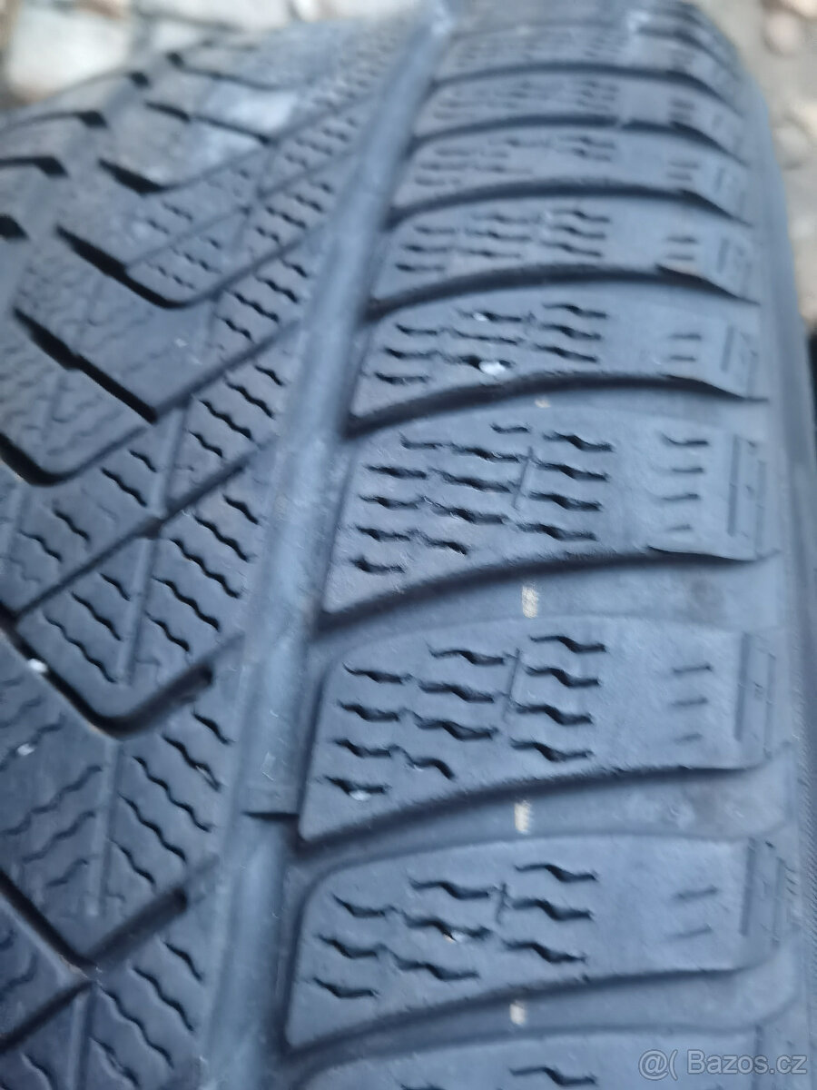 zimní 245 50 19 Pirelli run flat - 2