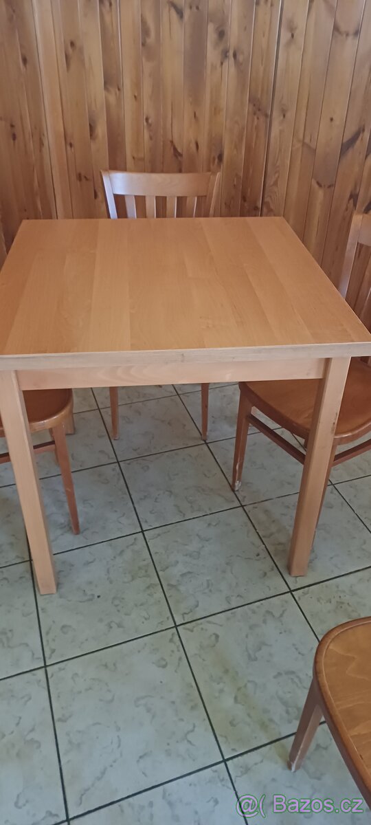 Jidelni stůl - 2