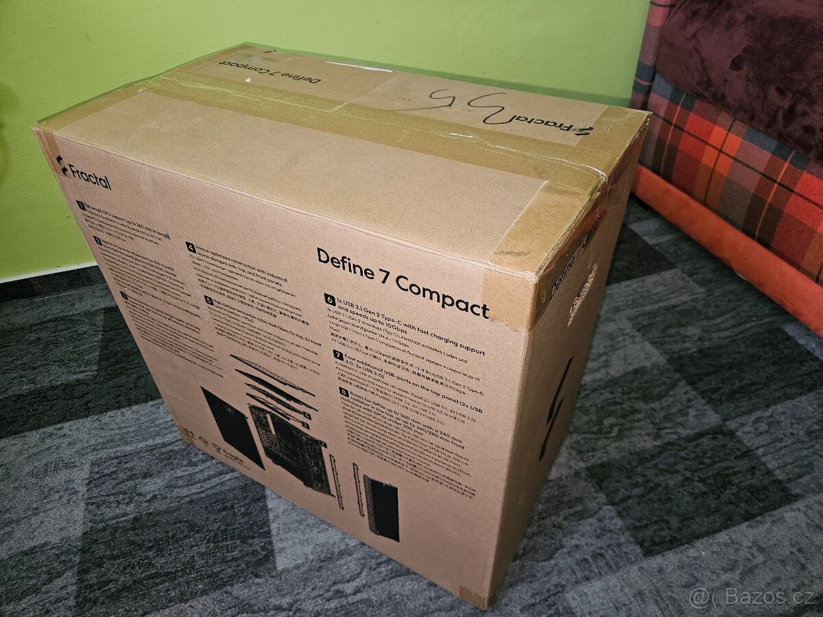 Prodám počítačovou skříň Fractal Design Define 7 Compact - 2