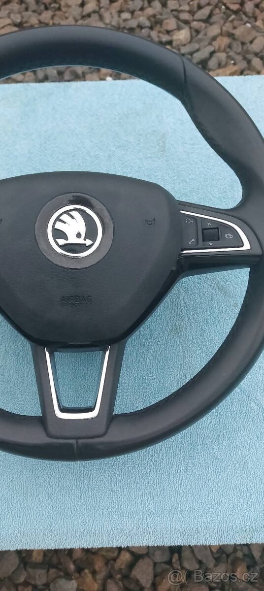 Prodam tříramenný kožený Volant Multifunkční ± Airbag Škoda - 2