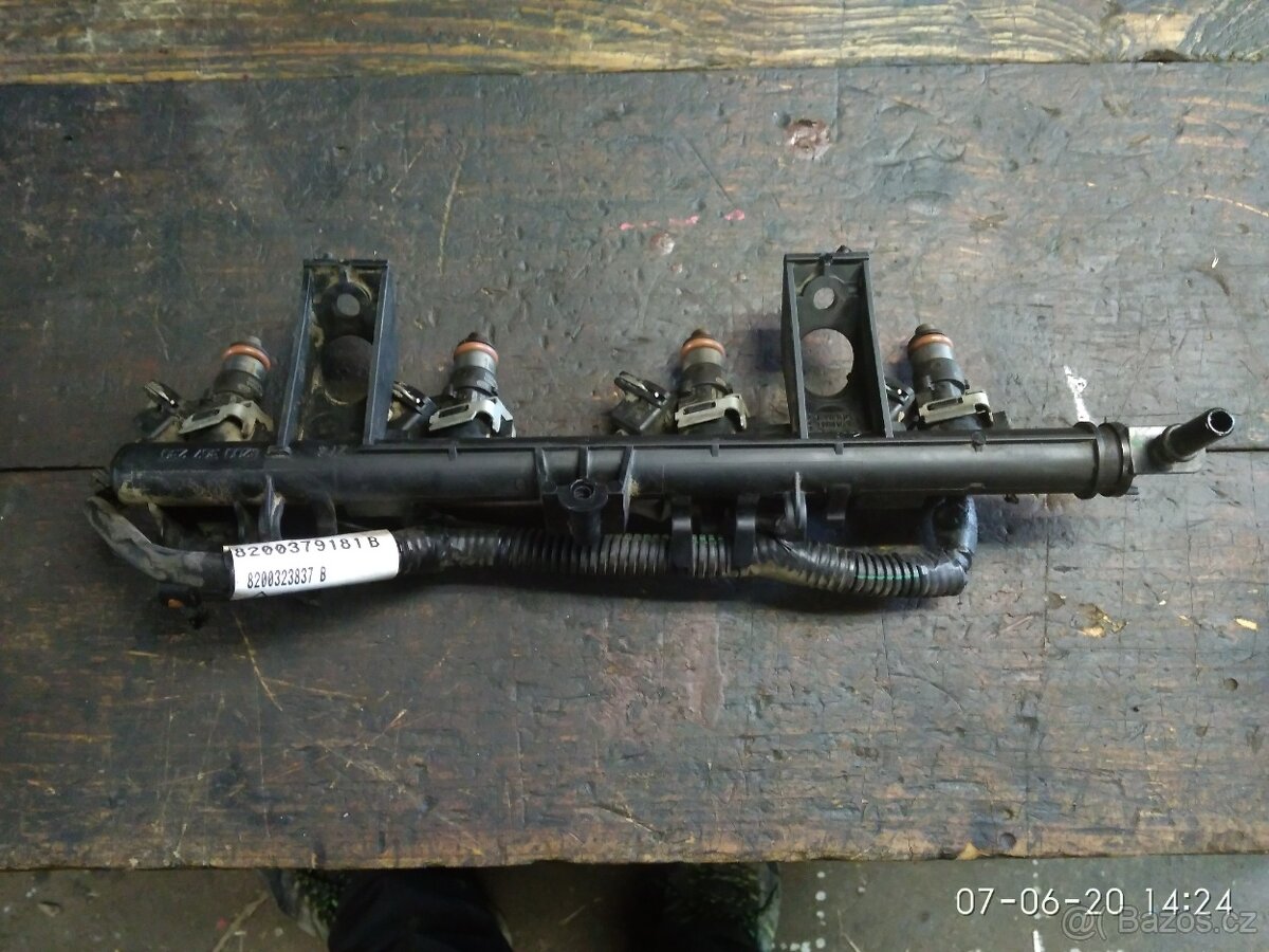 Renault kango 1.2i16V vstřikovací lišta 8200367230 - 2