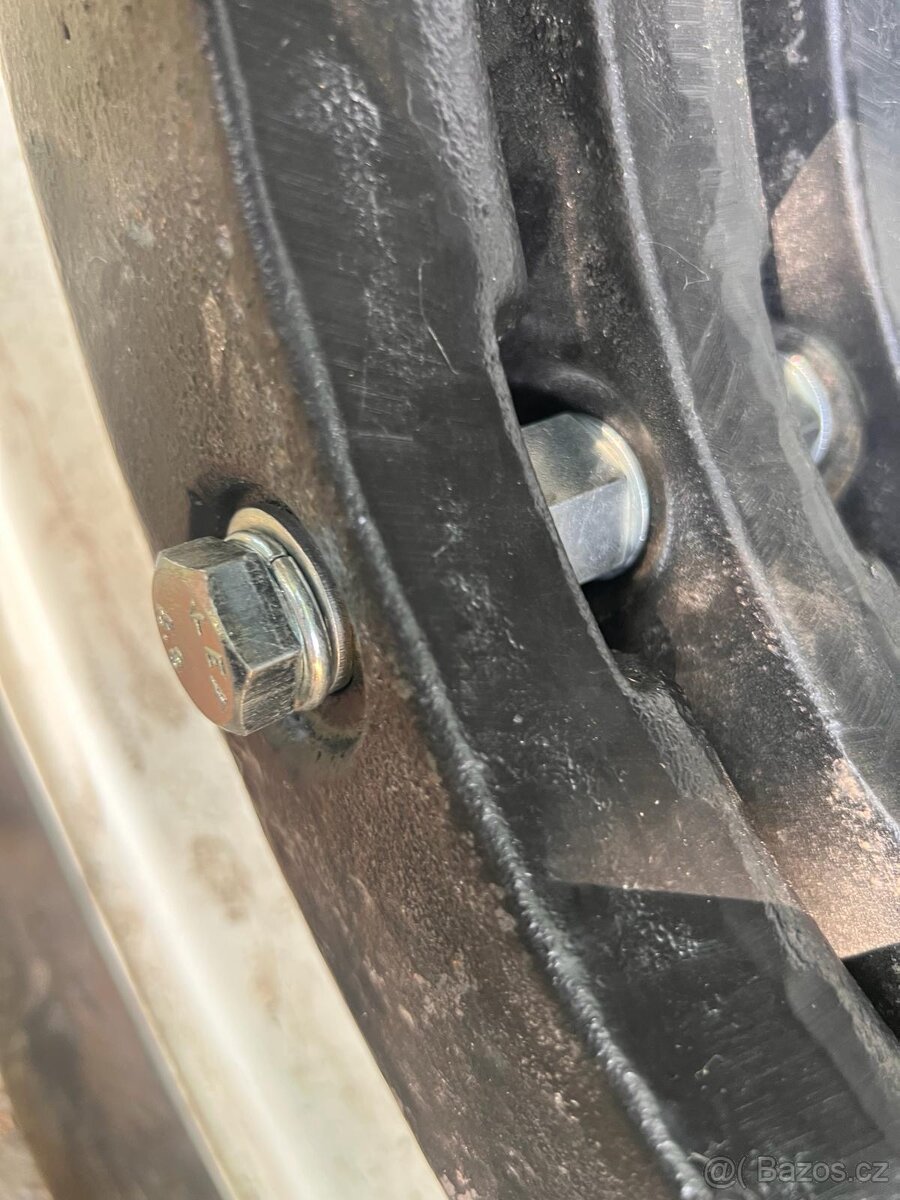 závaží do kol pro traktor New Holland - 2