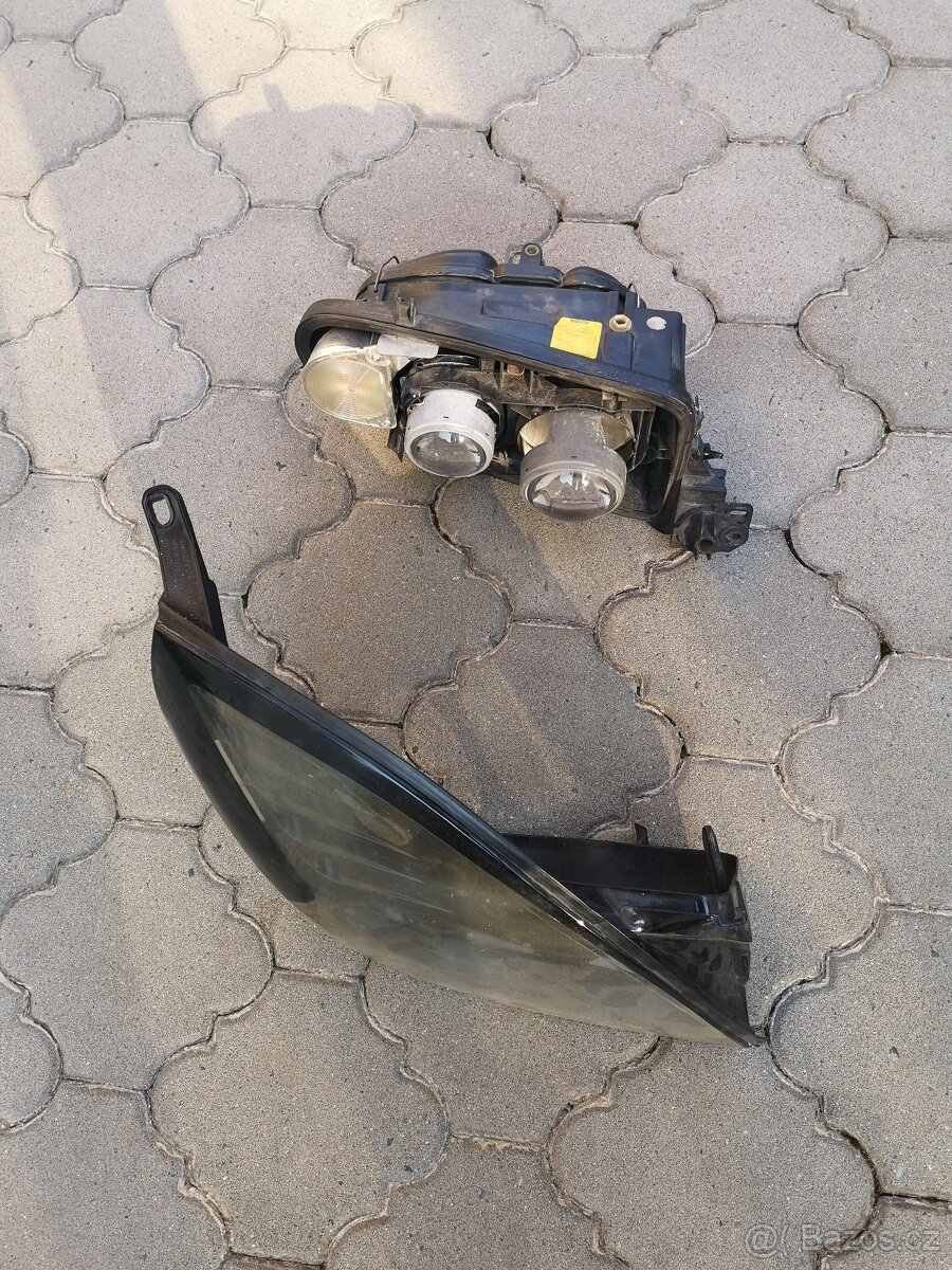Ford Puma pravé přední světlo - 2