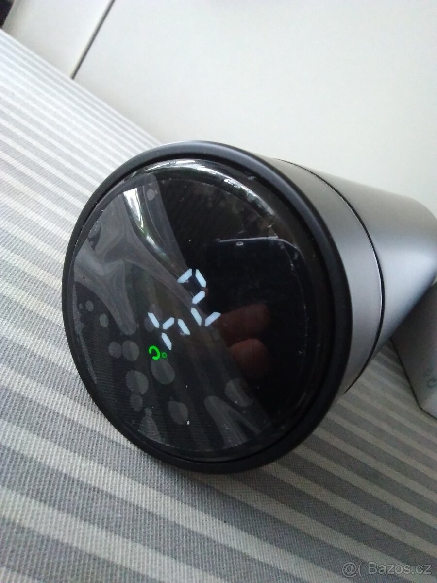 Nová termolahev se sítkem a displejem na teplotu. - 2