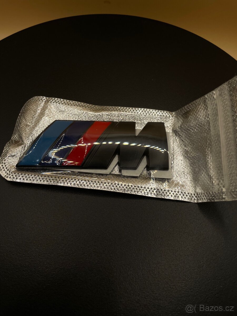 Samolepicí znak na BMW řády M - 2