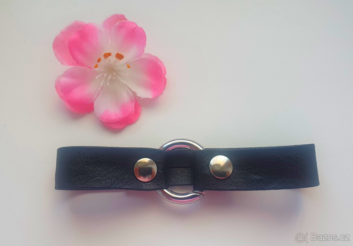 Černy koženkový náramek - 2