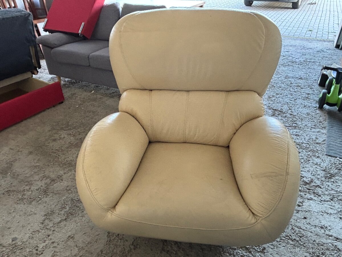 Kožené křeslo otočné - 2