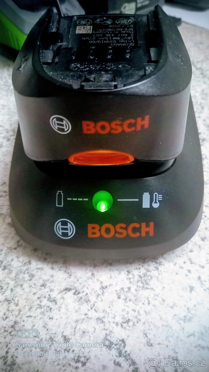 Bosch nabíječka +aku 18V - 2