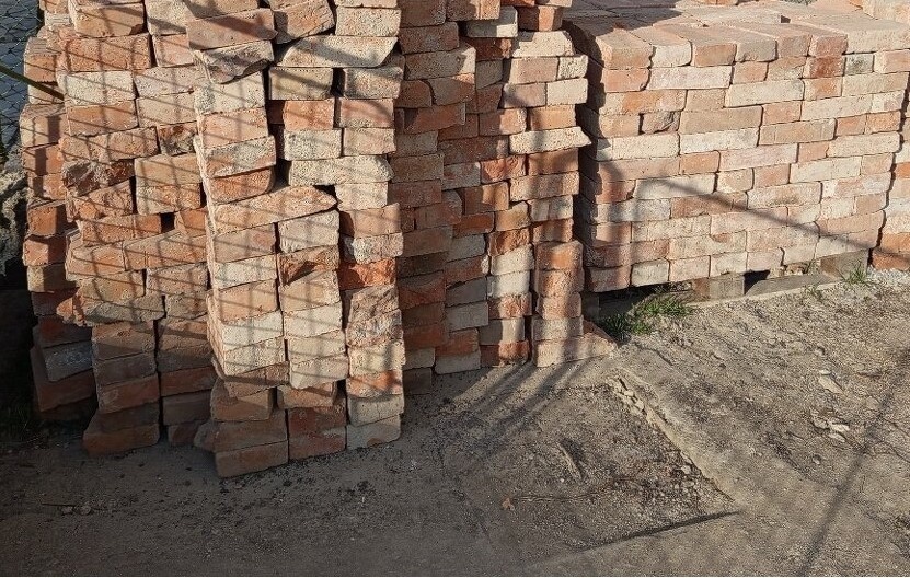 staré pálené cihly očištěné - 2