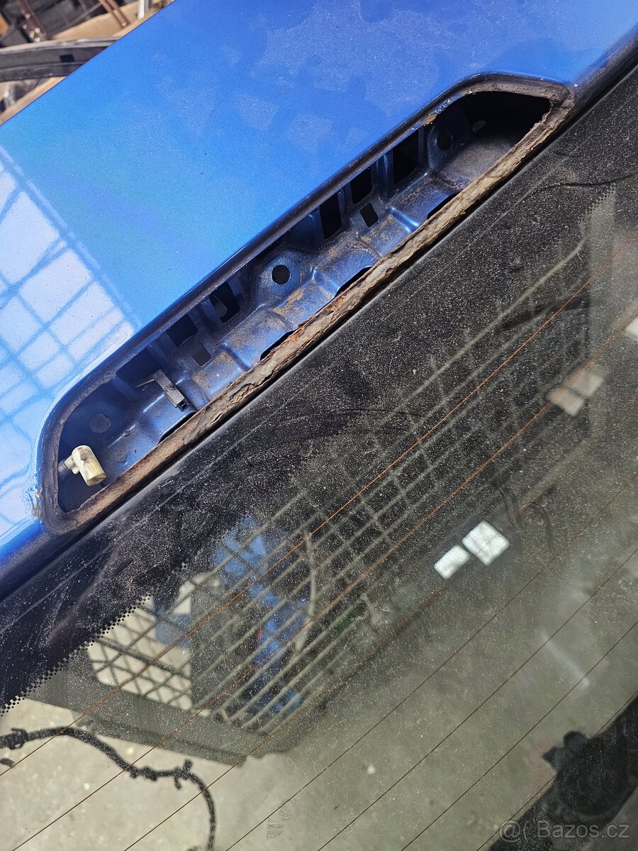 0ctavia 2 5 dveře - 2