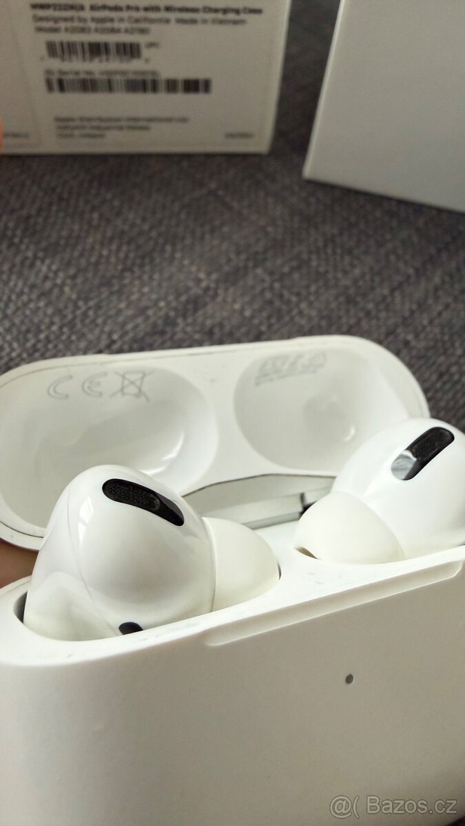 Apple AirPods Pro 1 - 2