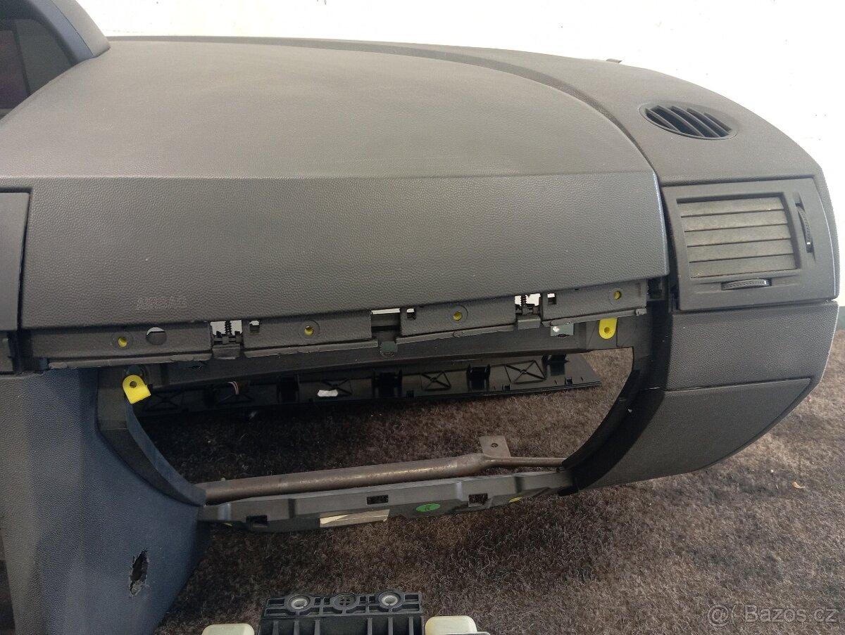 Palubní deska Opel Meriva - 2