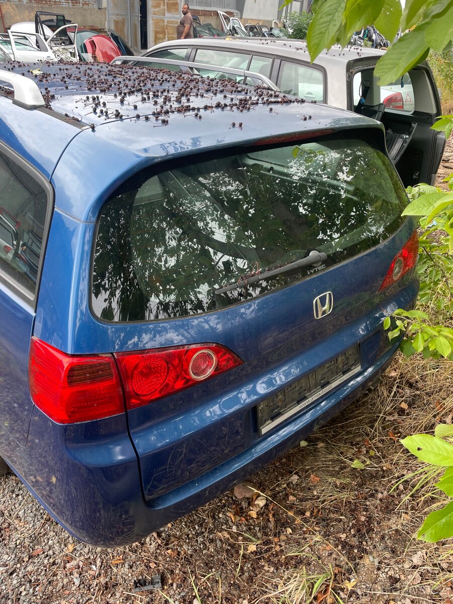 Honda Accord 2.0i vtec 114 kw - 2