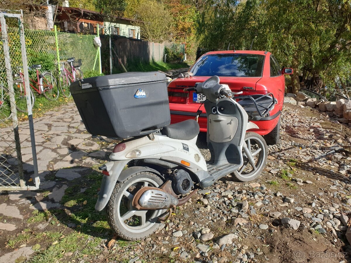 Piagio Liberty 125 - pošťák - 2