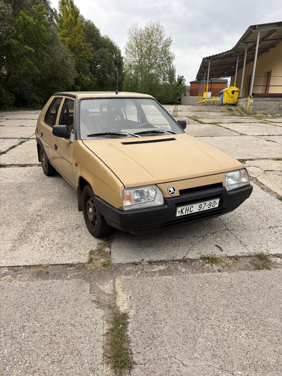 Škoda Favorit dobová SPZ - 2