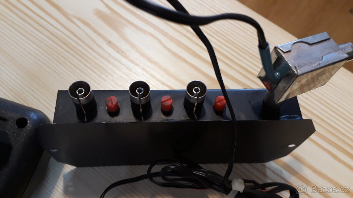 Prodám domovní TV zesilovač DZ-01/A-3xvstup- TV DVB T2,VKV - 2