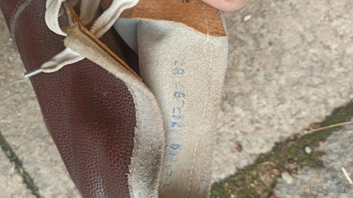 Boty Pionýrky komisňáky - 2