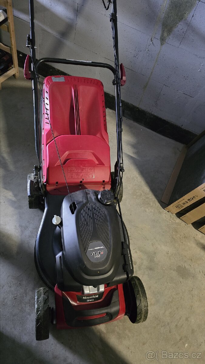 Benzínová sekačka s pojezdem Mountfield SP 46 H - 2