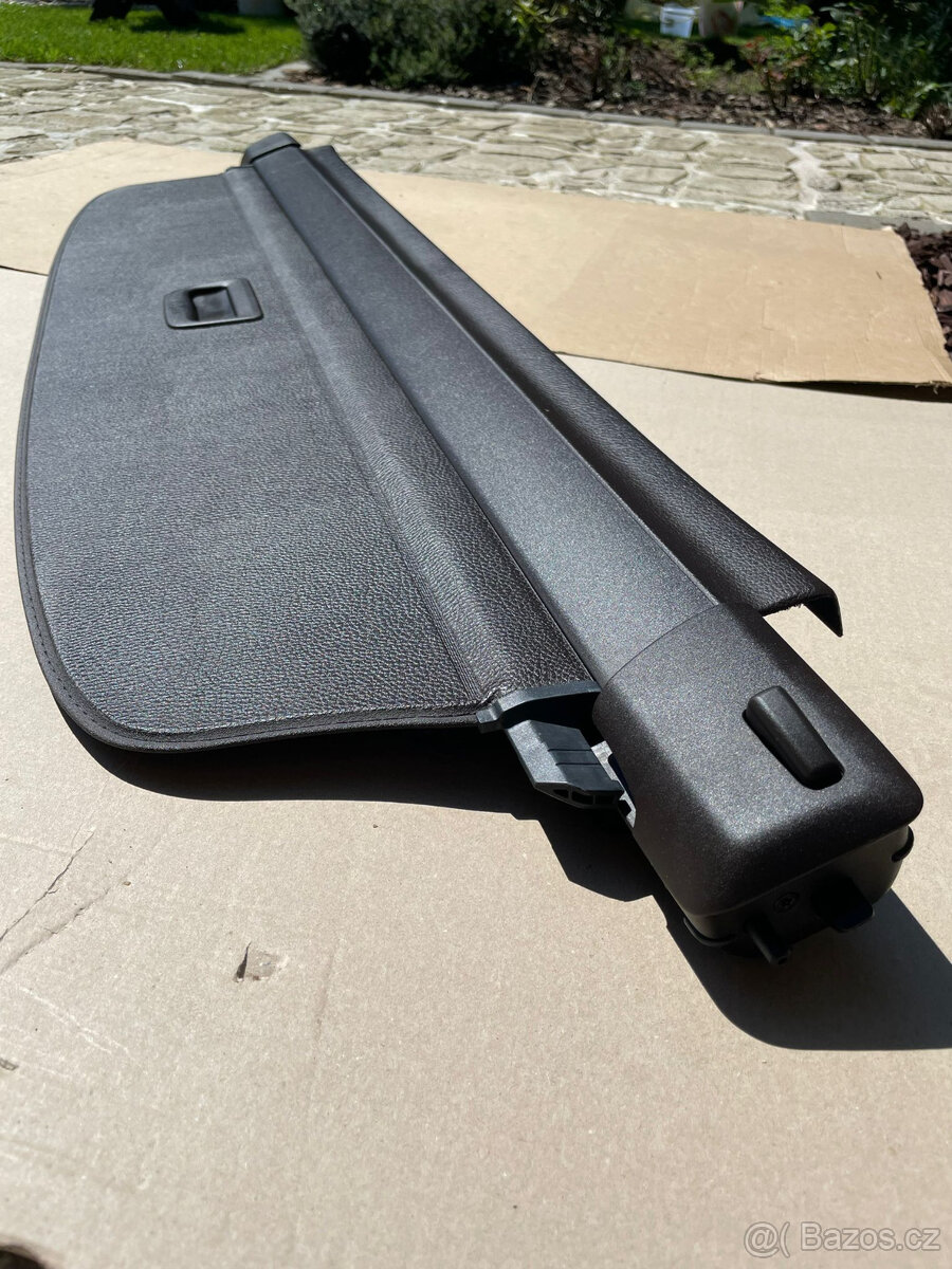 Roleta kufru Passat B7 hnědá - 2