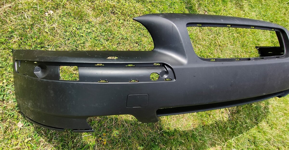 Přední nárazník Volvo - 2