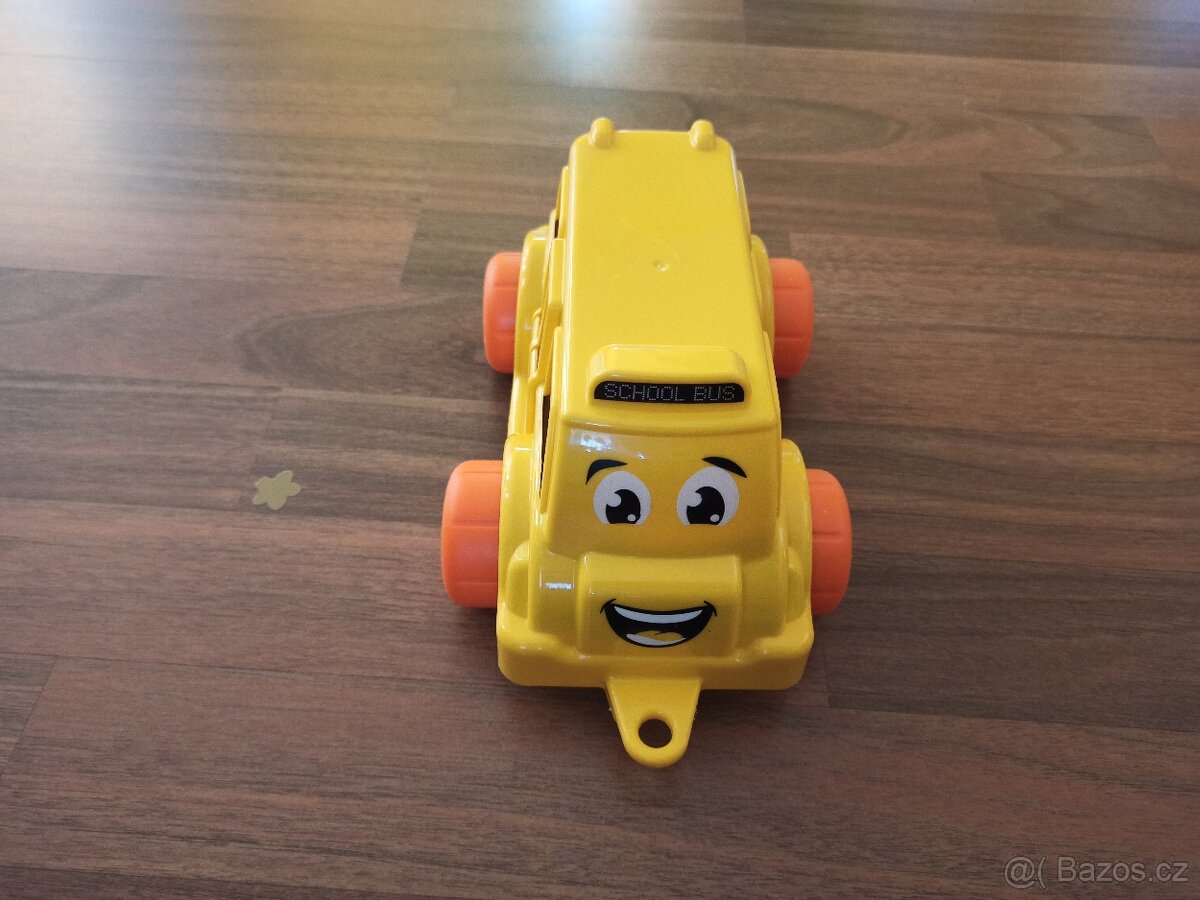 Plastový autobus - 2