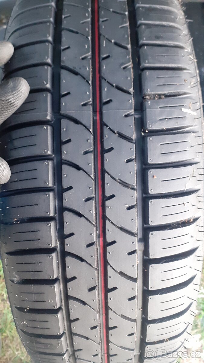 195/60R15 Firestone Firehawk 700 - 2